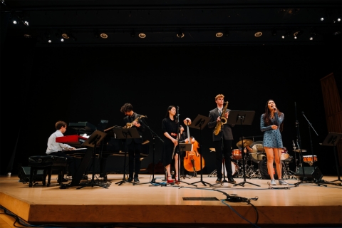 Jazz musicians on stage